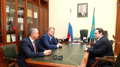Губернатор Астраханской области встретился с председателем комитета Госдумы по делам национальностей
